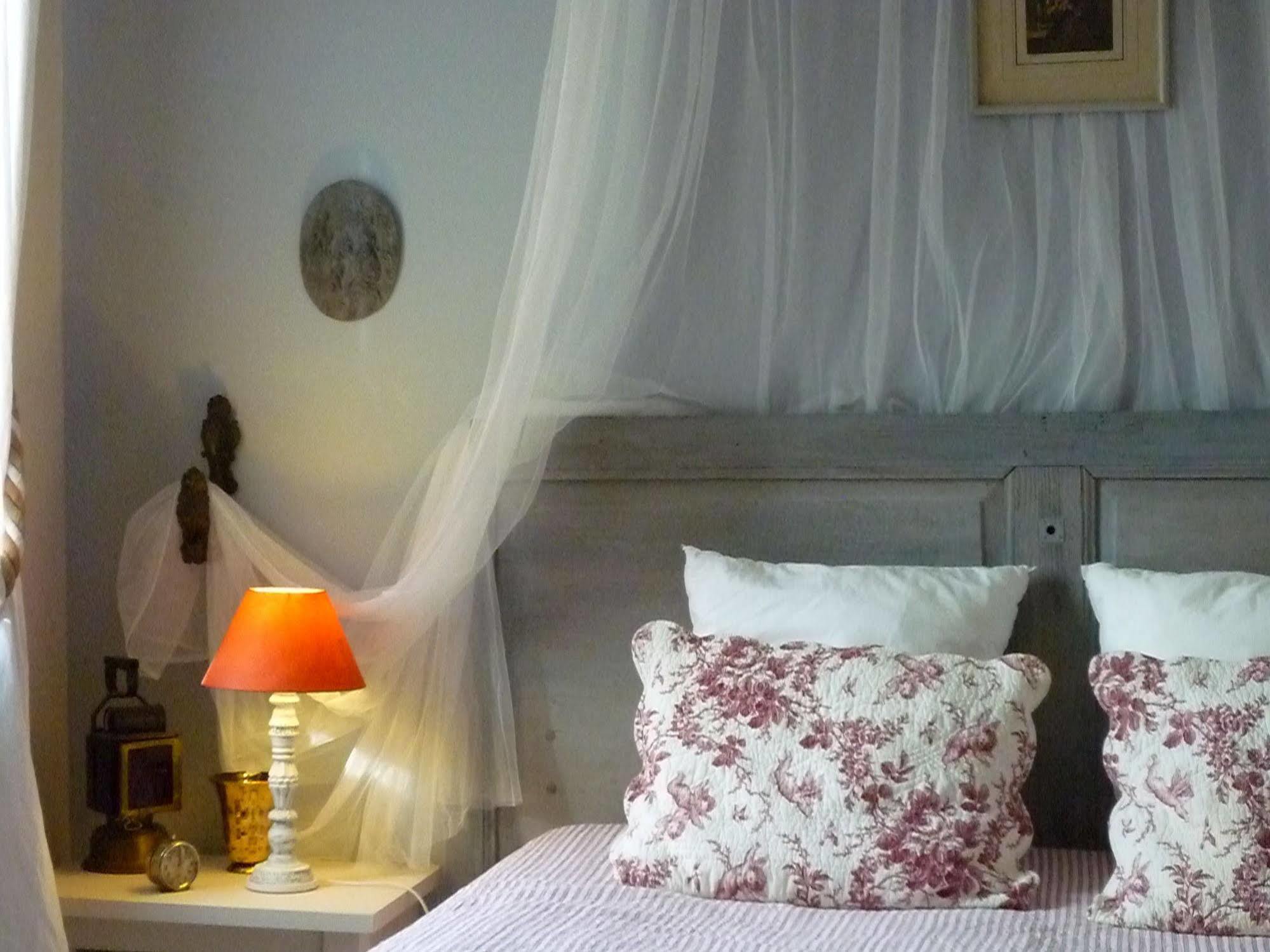Bed and Breakfast L'Ile Aux Mimosas Tautavel Екстер'єр фото
